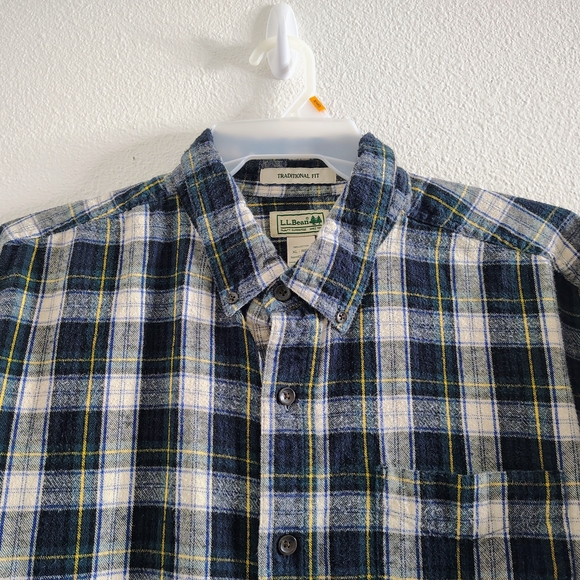 L.L.Bean Traditional Fit Plaid Flannel Button Down Shirt Men’s XL 100% Cotton - Picture 2 of 15